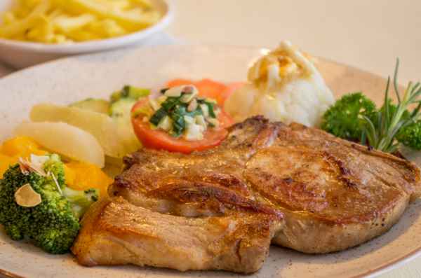 Kotelett Restaurant Bl&uuml;mlisalp