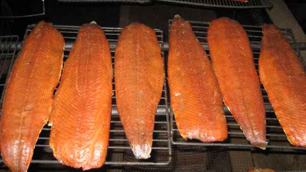 Rauchlachs Restaurant Bl&uuml;mlisalp